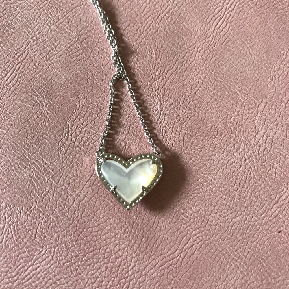 Kendra Scott necklace